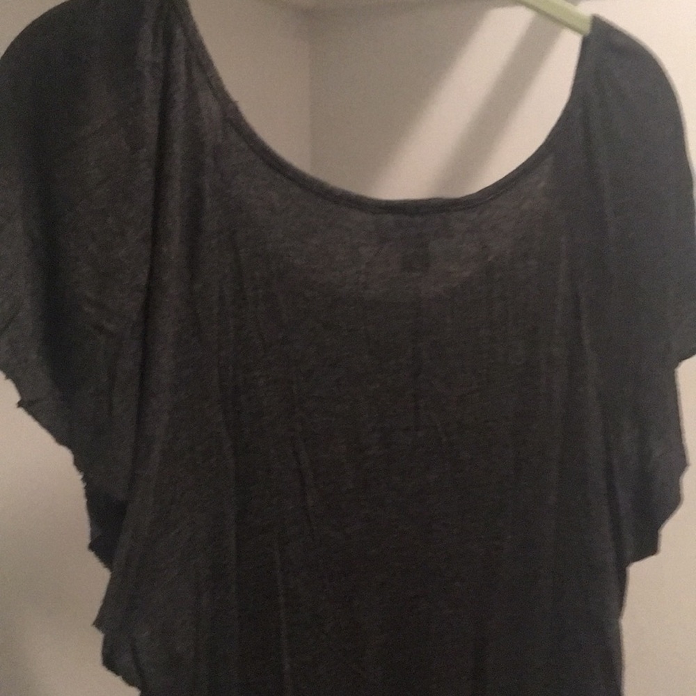 ⭐️HP🌟 Asymmetrical Ruffled Top. SOFT - Picture 6 of 6